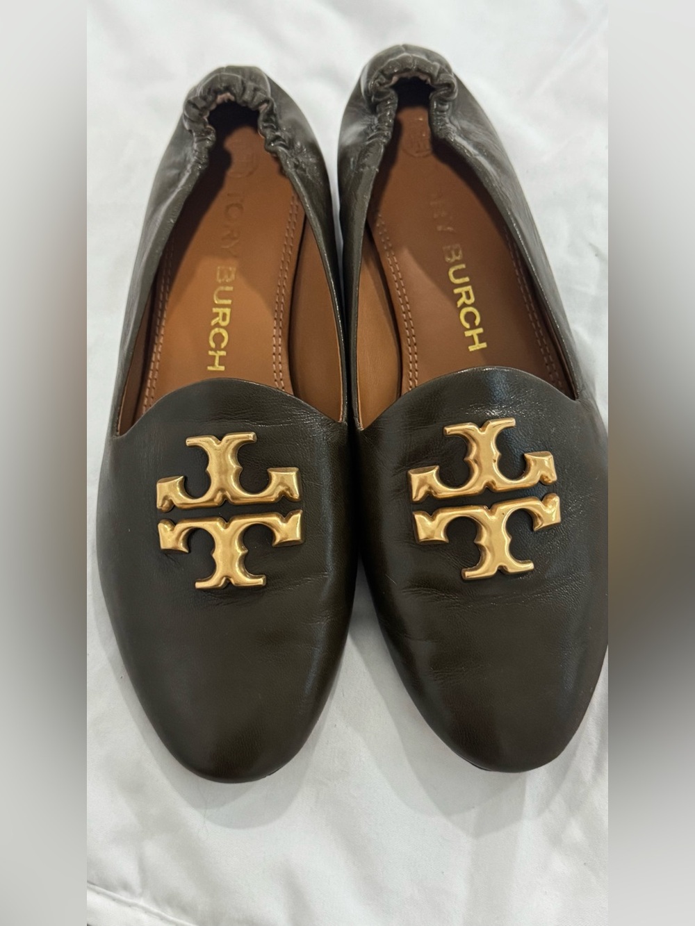 Tory Burch olive Leather Loafers with Gold Logo - Picture 3 of 10